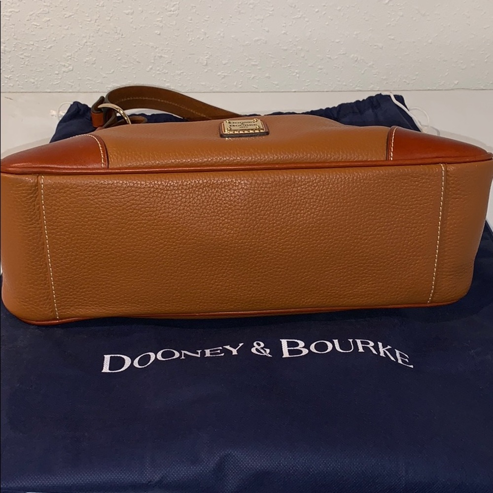 Authentic Dooney & Bourke Shoulder Bag - Picture 2 of 7